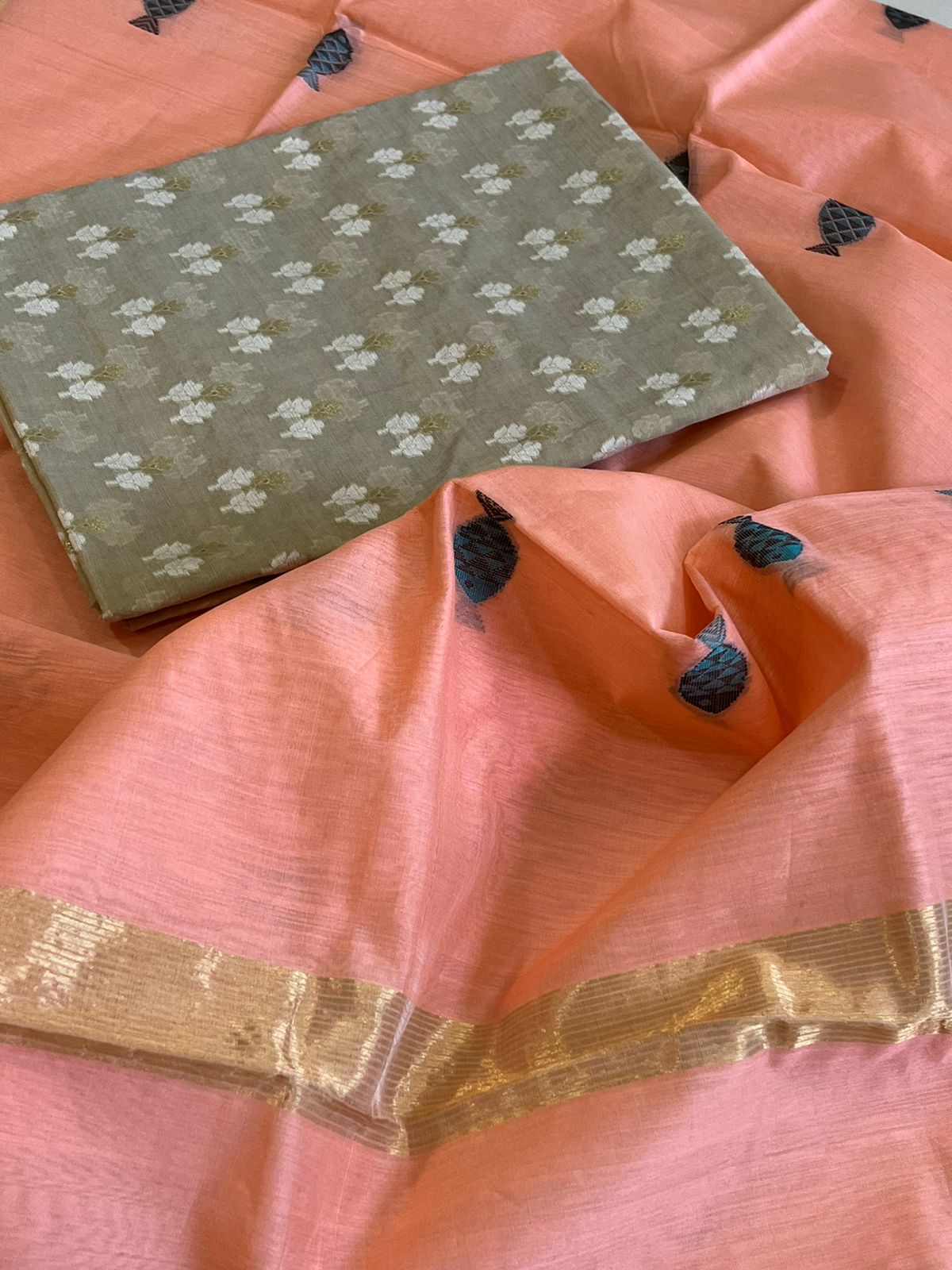 Handwoven cotton silk kurta with Pure Chanderi Silk Dupatta with fish buttis - Grey Peach