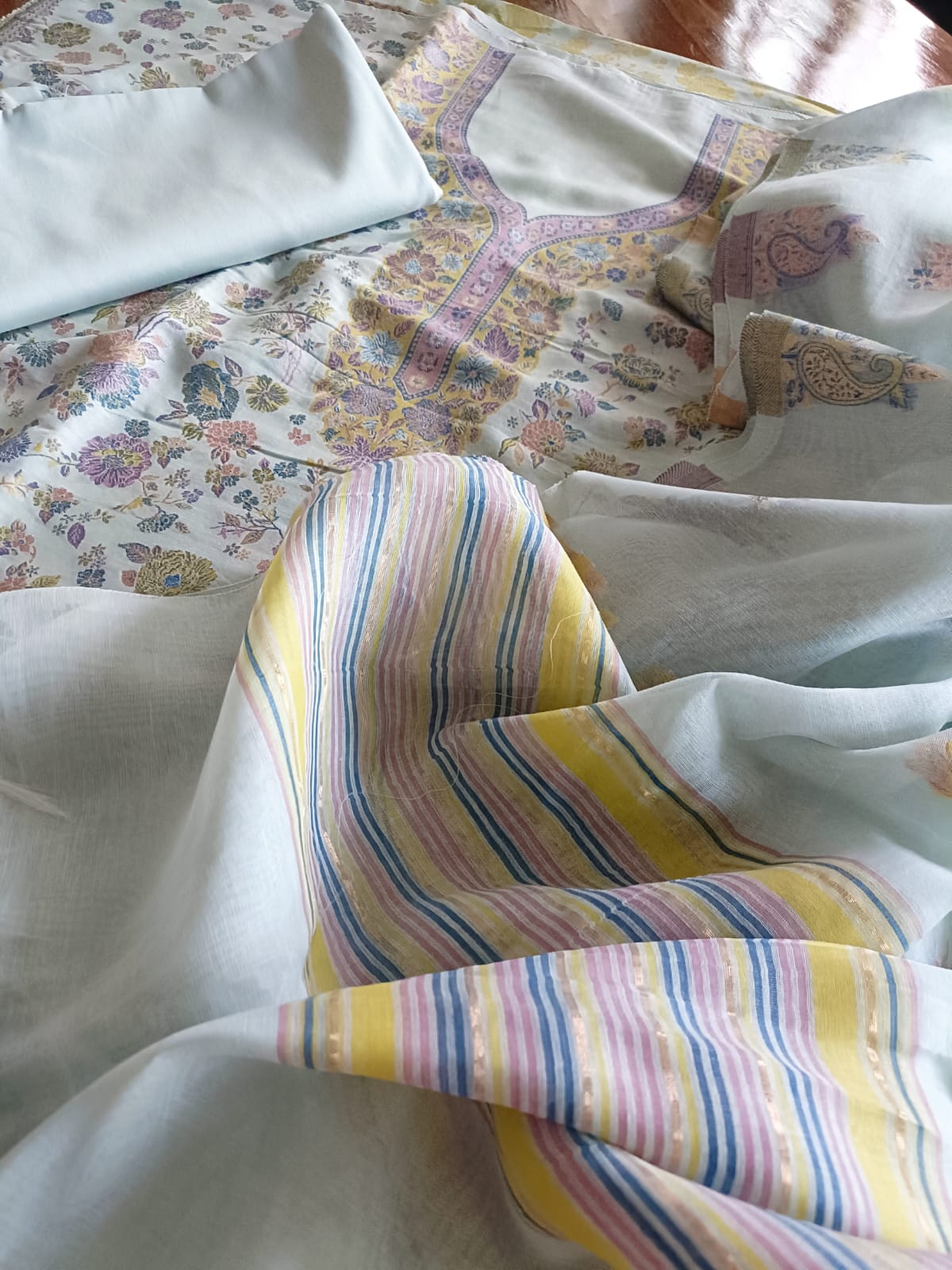 Beautiful Kani weave cotton 3 piece suit with soft organza dupattas