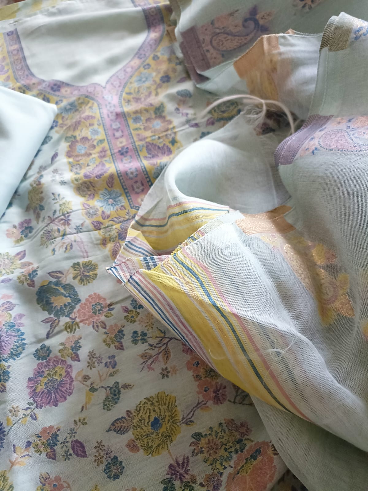 Beautiful Kani weave cotton 3 piece suit with soft organza dupattas