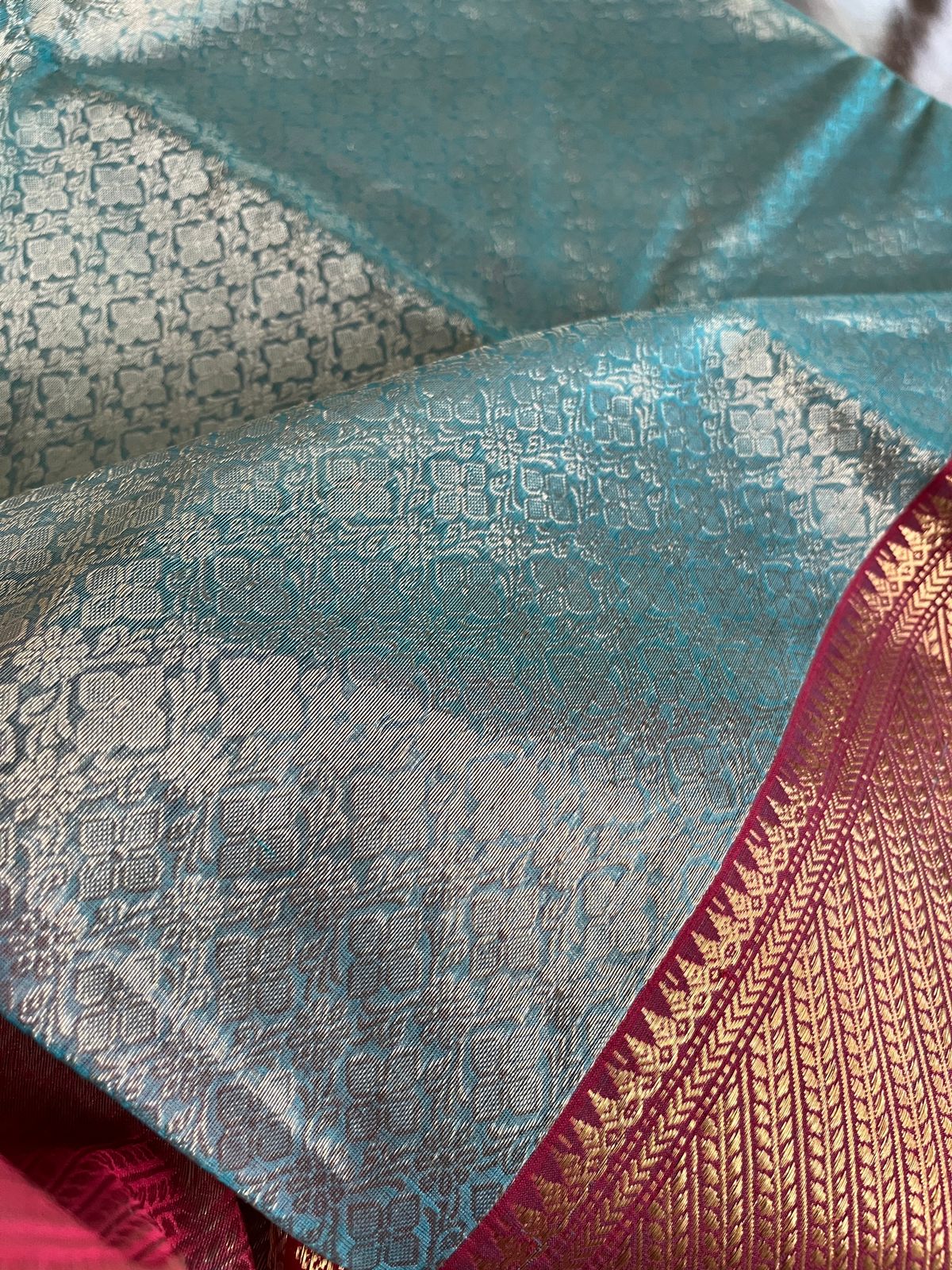 Pure Chanderi Silk Handwoven saree with beautiful buttis - Sea Green and Red