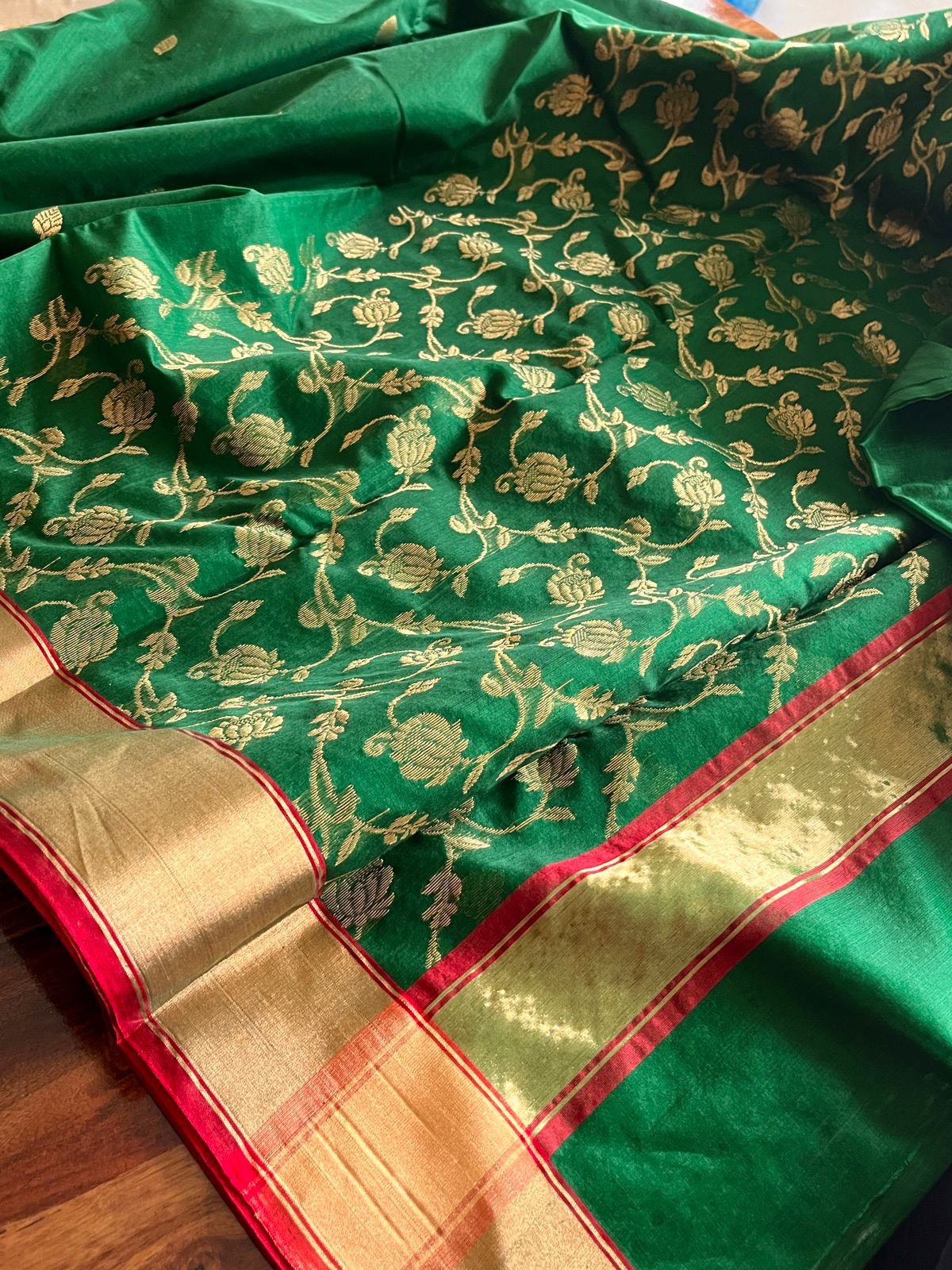 Pure Chanderi Silk Handwoven saree with Jaal palla - Bottle Green