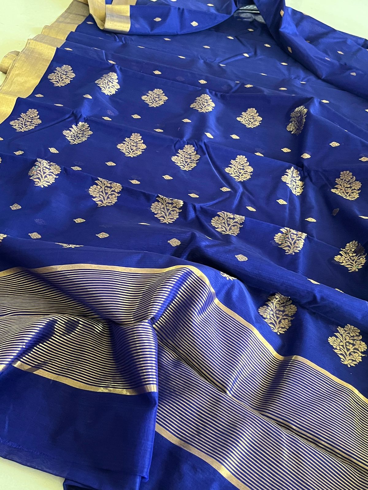 Pure Chanderi Silk Handwoven saree with buttis - Royal Blue