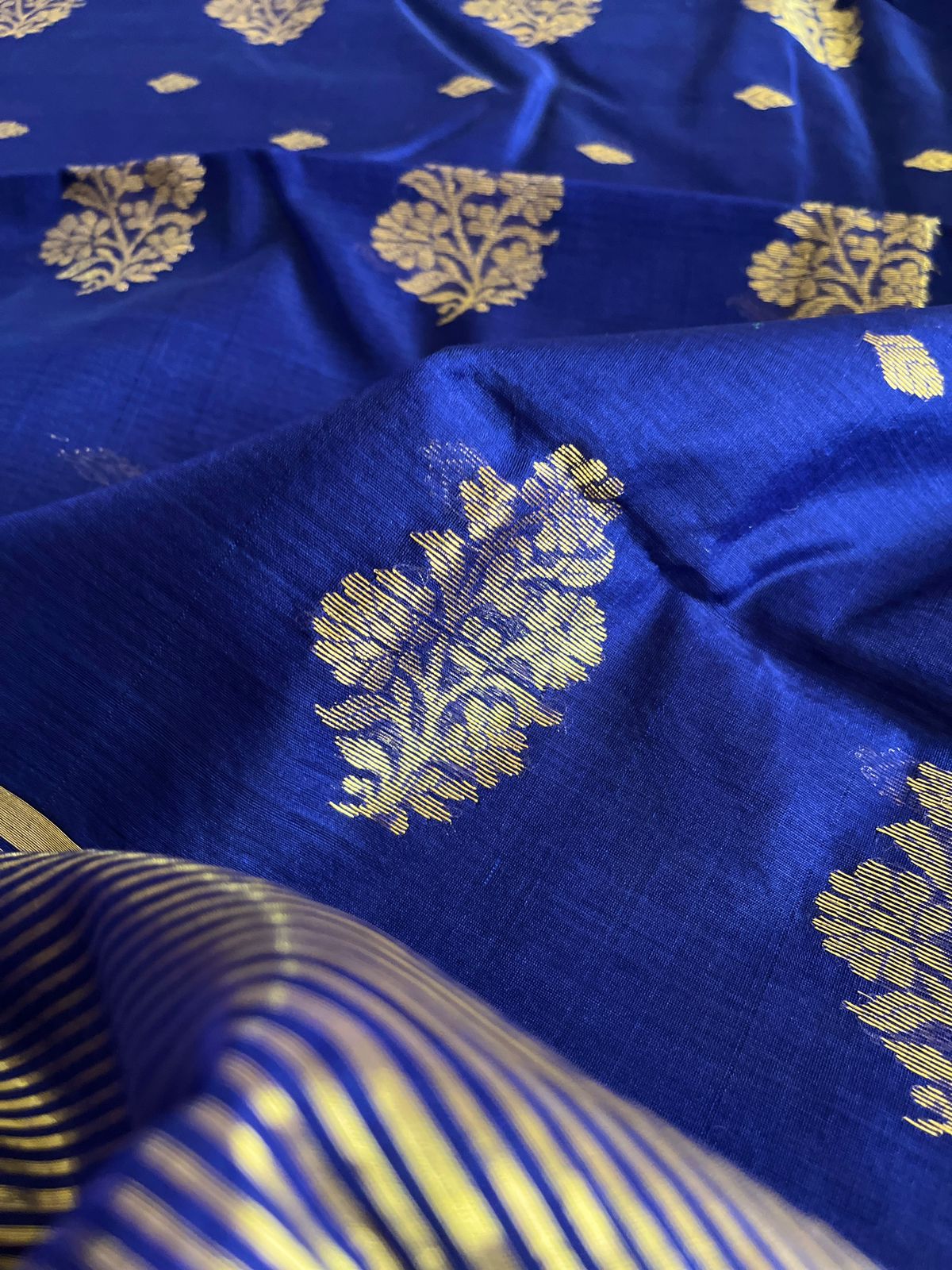 Pure Chanderi Silk Handwoven saree with buttis - Royal Blue