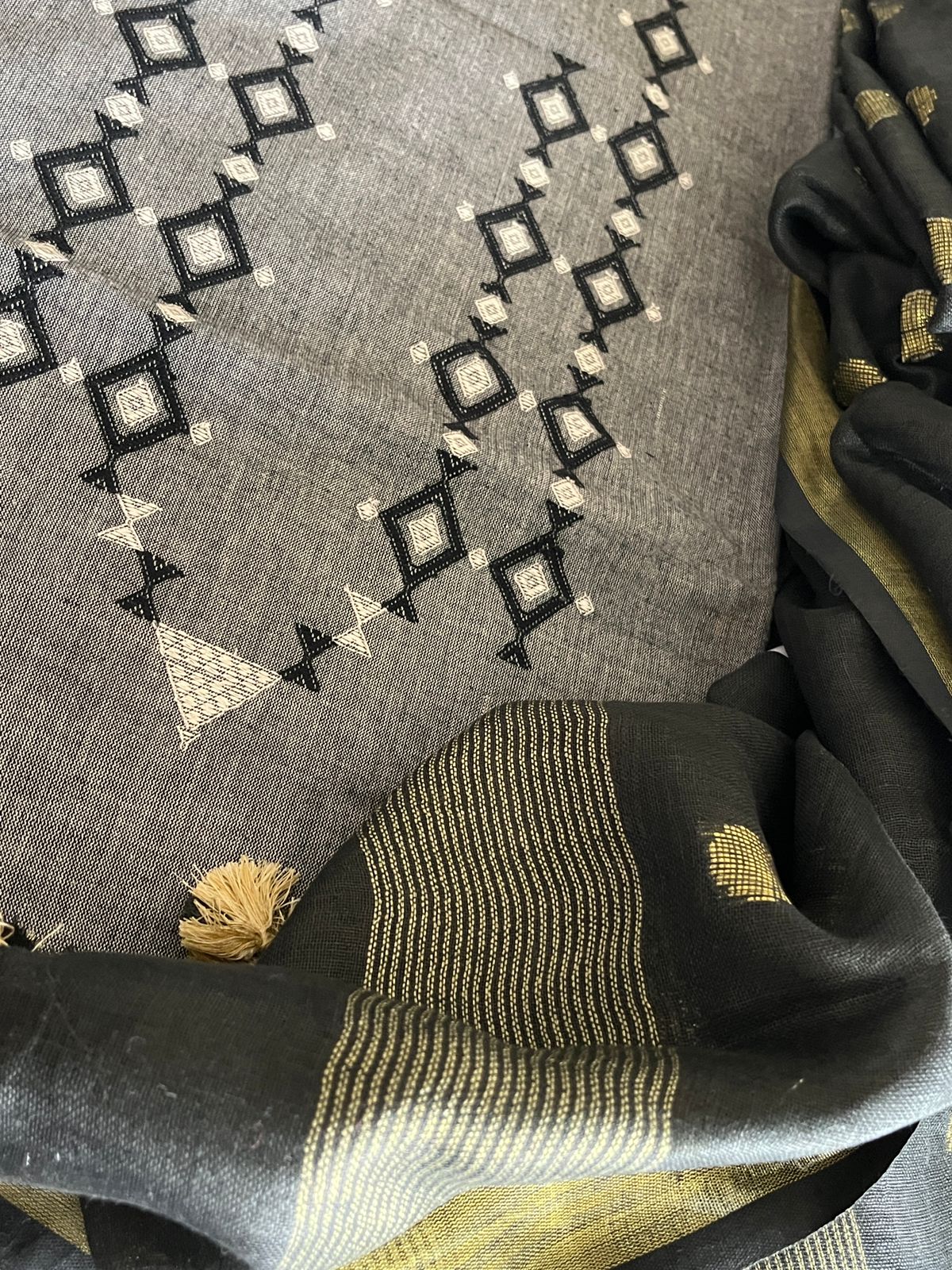 Pure cotton Handwoven Kurta with extra weft weaving with linen handloom dupatta