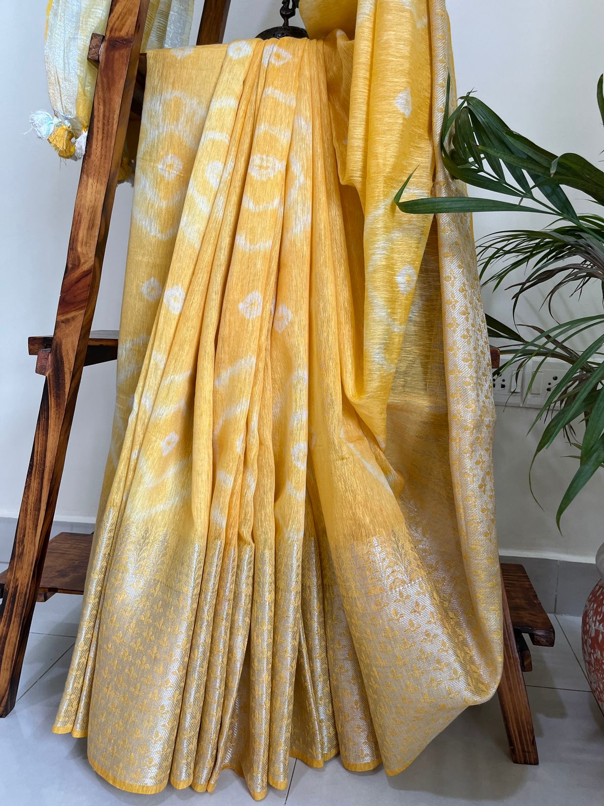 Beautiful handloom festive linen saree with intricate zari weaving- Yellow with Silver