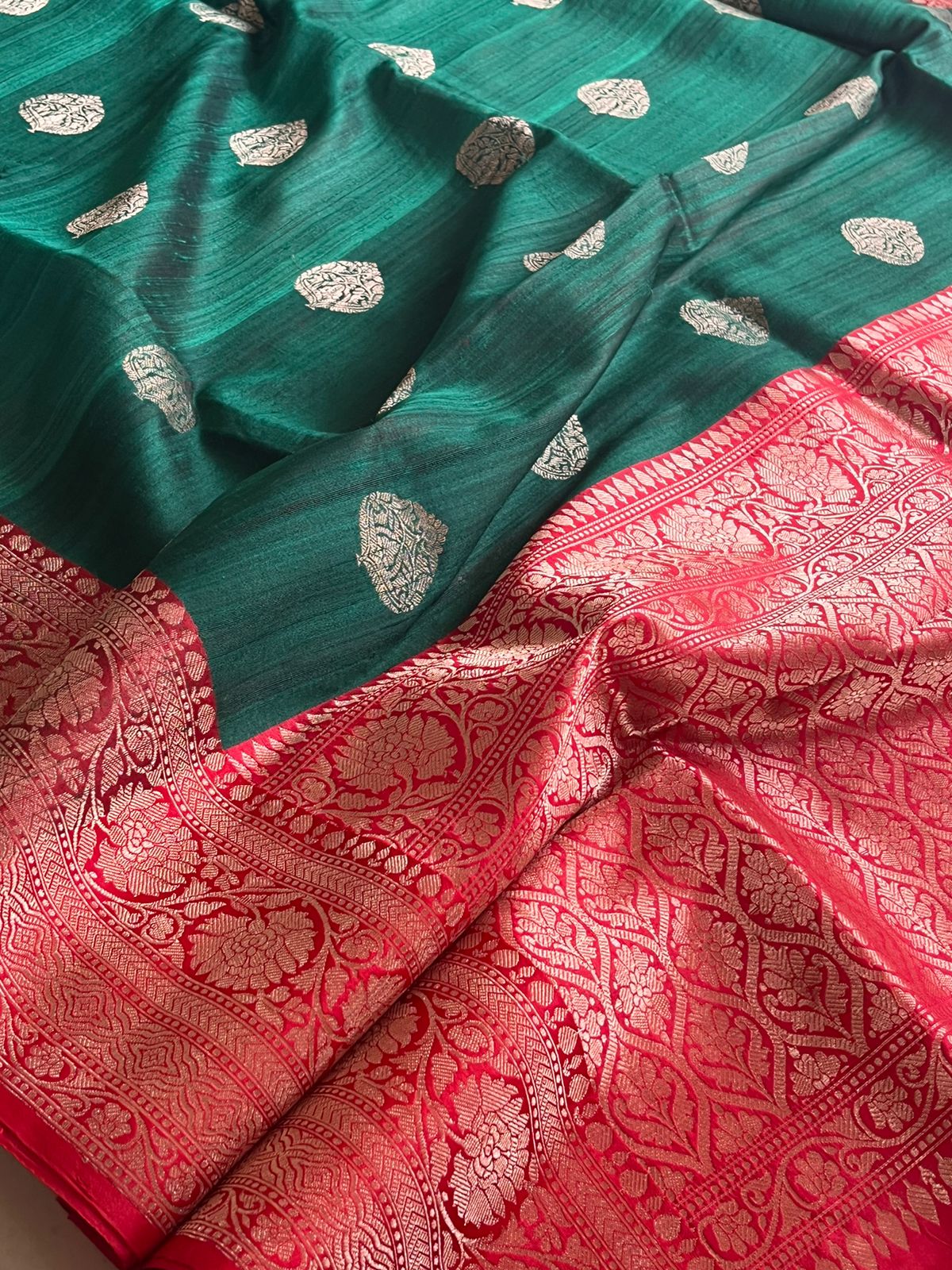Pure Handloom Banarasi Tussar Silk saree - Green with Red