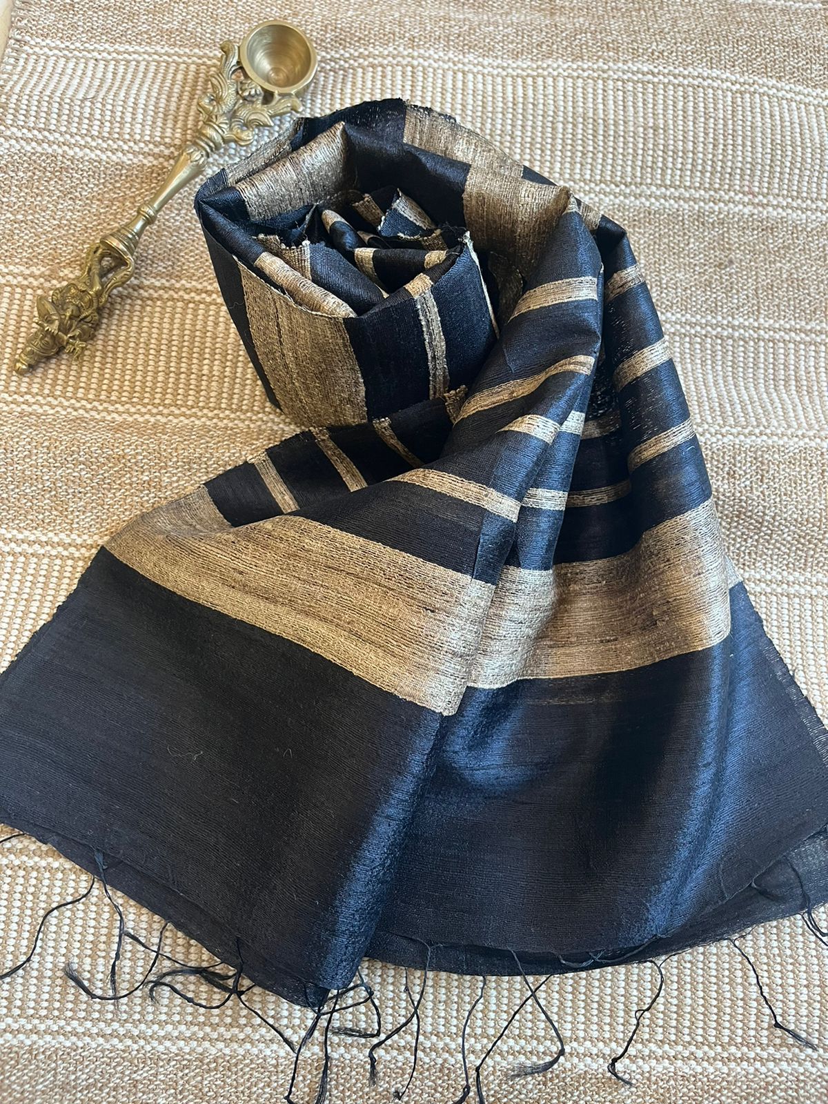 Vibrant pure Raw Silk Stole - striped - Black