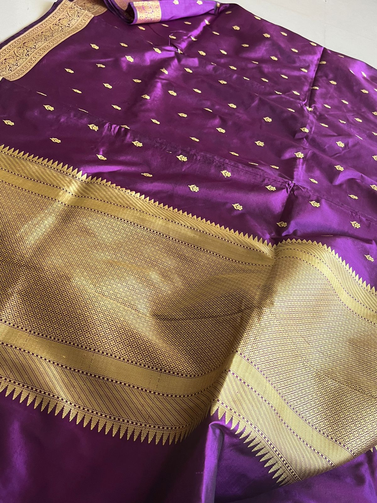 Pure Handloom Banarasi Katan Silk saree with Resham weaving - Purple