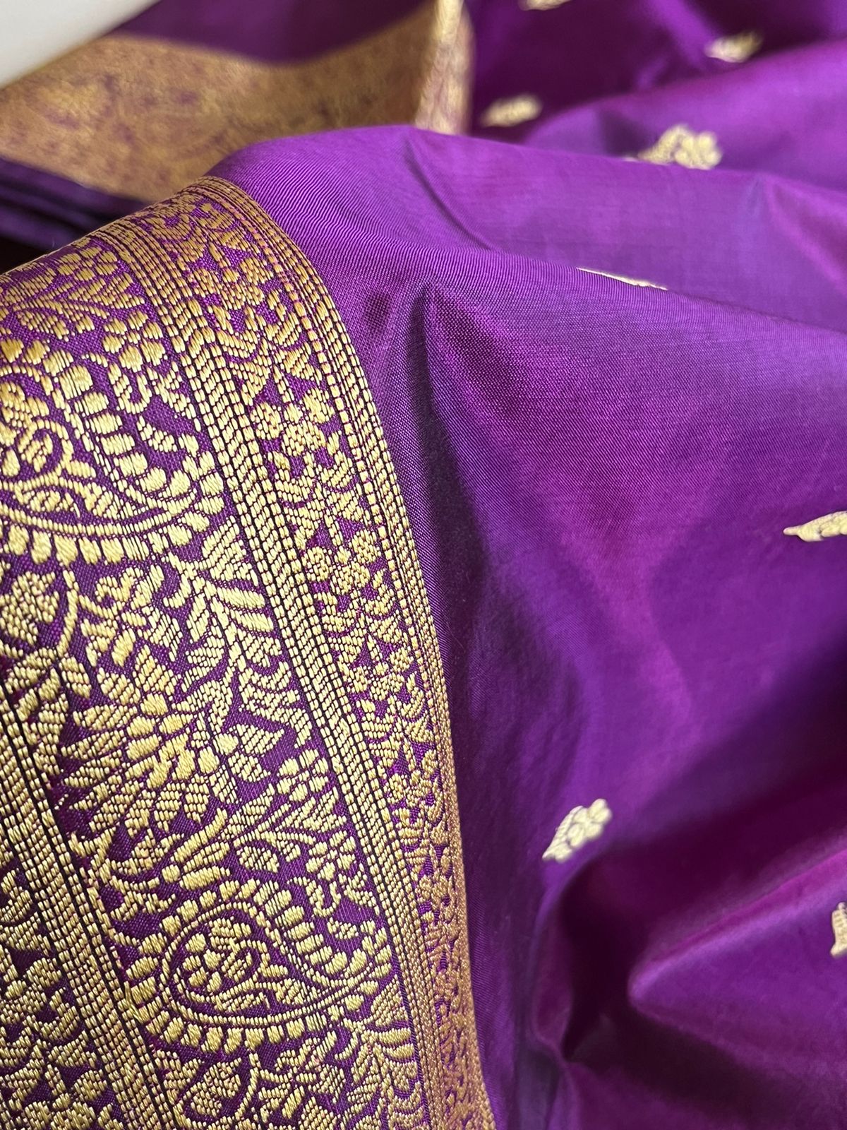Pure Handloom Banarasi Katan Silk saree with Resham weaving - Purple