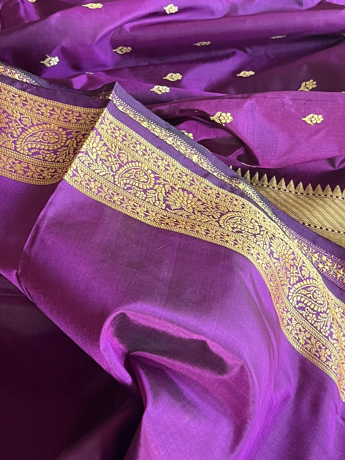 Pure Handloom Banarasi Katan Silk saree with Resham weaving - Purple
