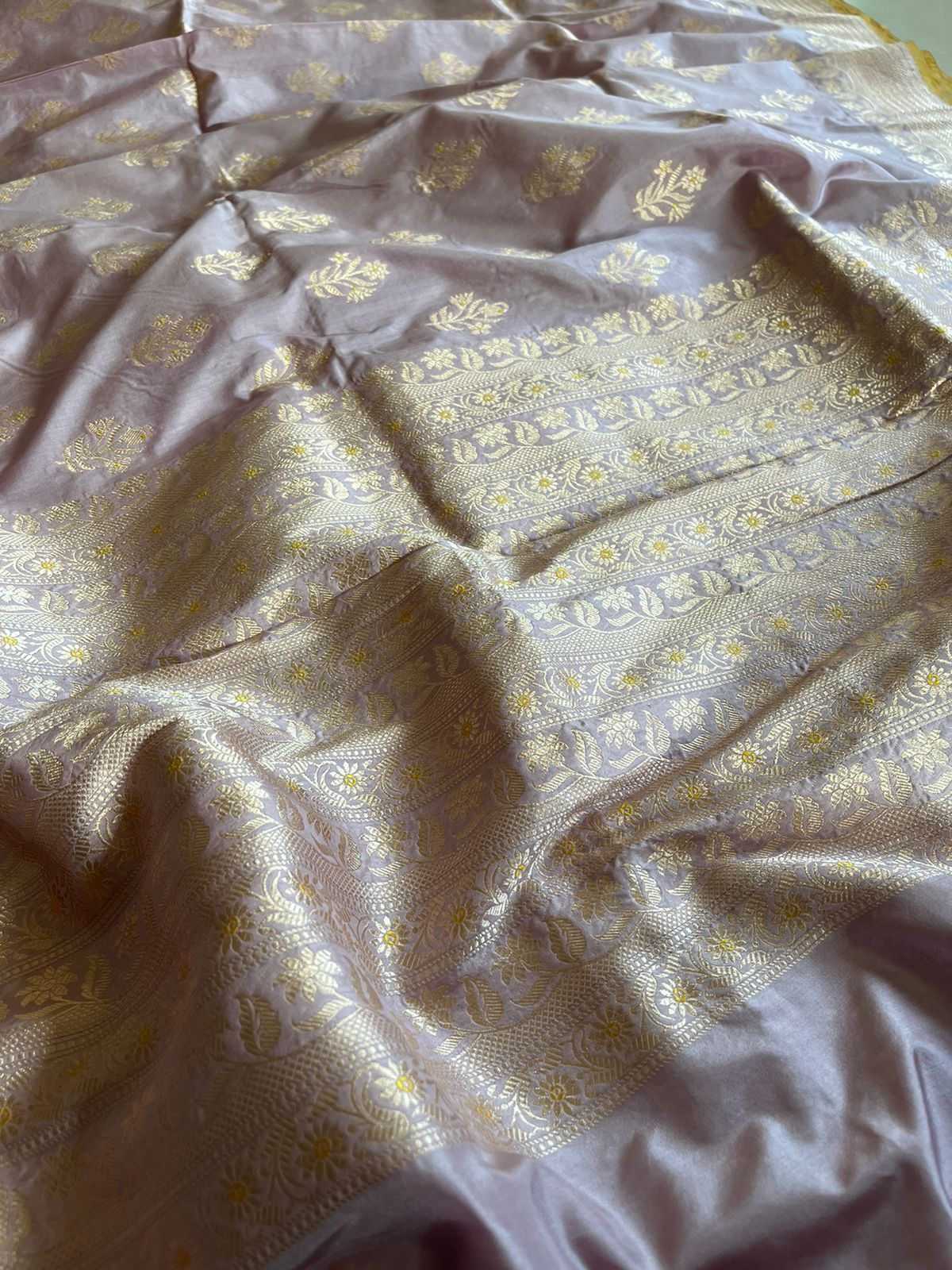 Pure Handloom Banarasi Katan Silk saree - Lavender