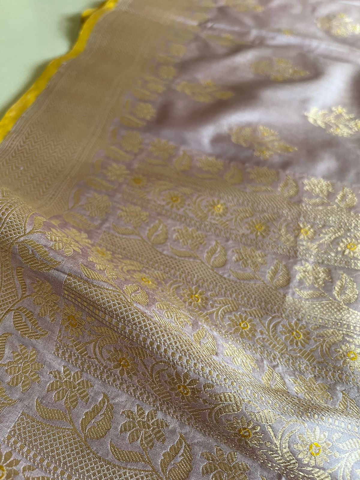 Pure Handloom Banarasi Katan Silk saree - Lavender
