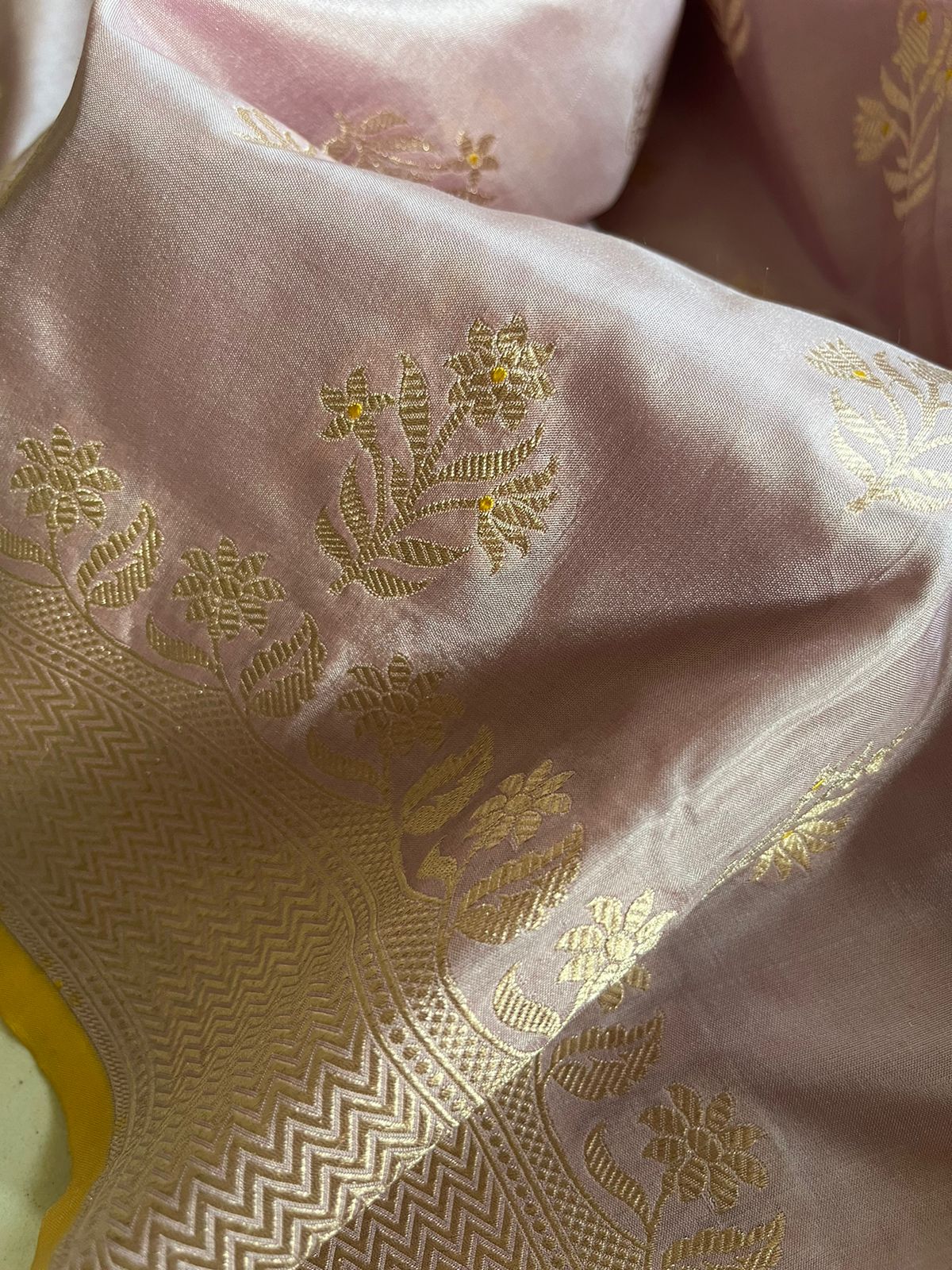 Pure Handloom Banarasi Katan Silk saree - Lavender