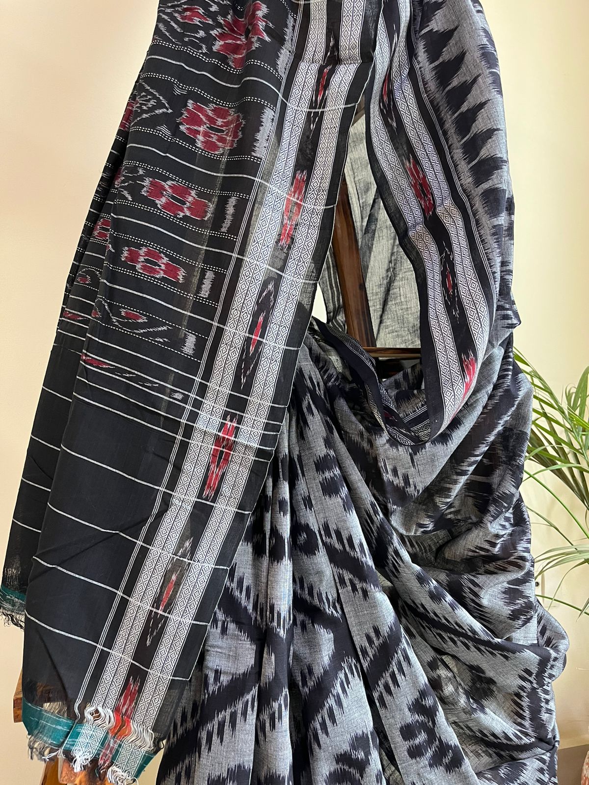 Sambhalpuri Grey-Black Pure Cotton Handwoven Saree