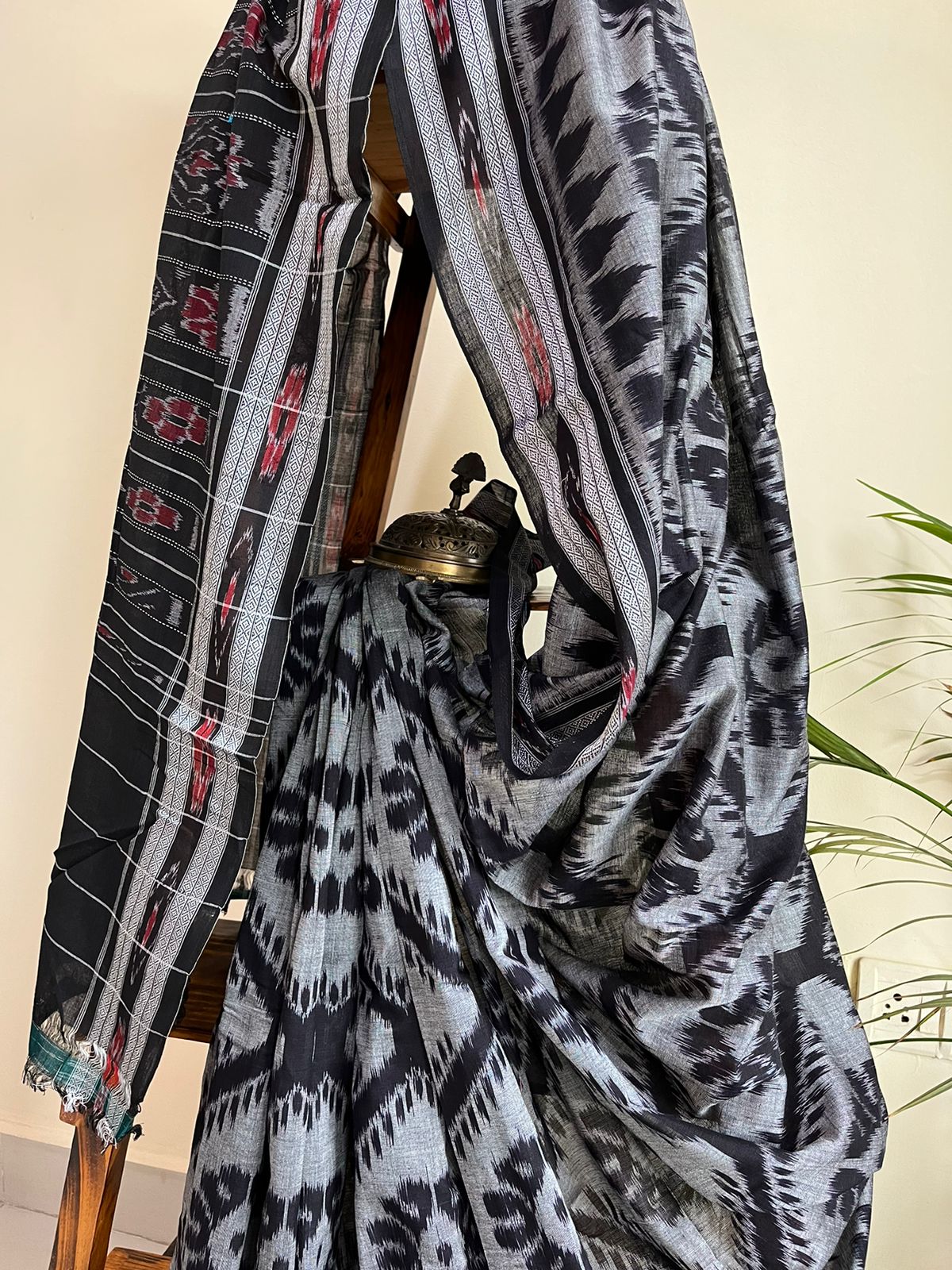 Sambhalpuri Grey-Black Pure Cotton Handwoven Saree