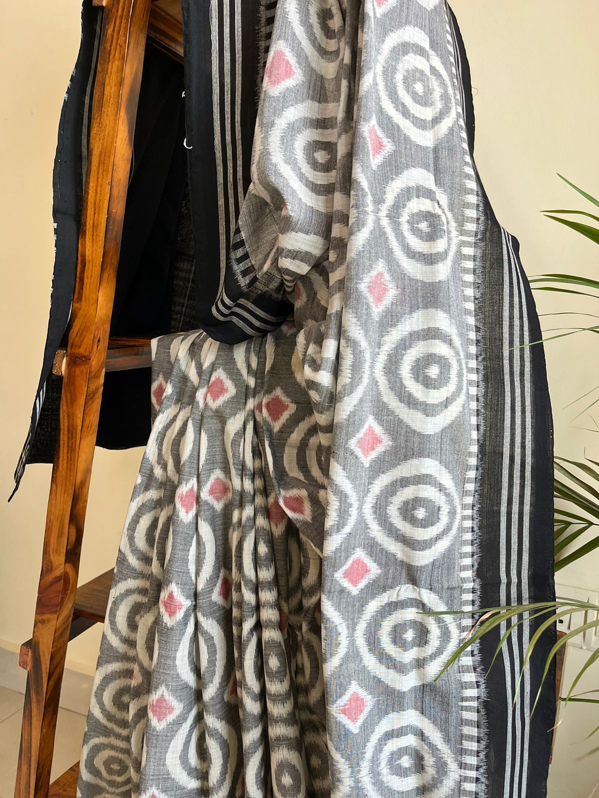 Sambhalpuri Pure Cotton Handwoven Saree - Grey Black