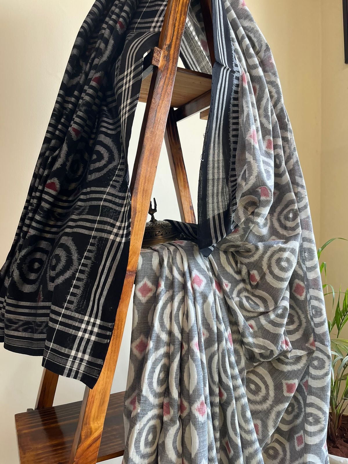 Sambhalpuri Pure Cotton Handwoven Saree - Grey Black