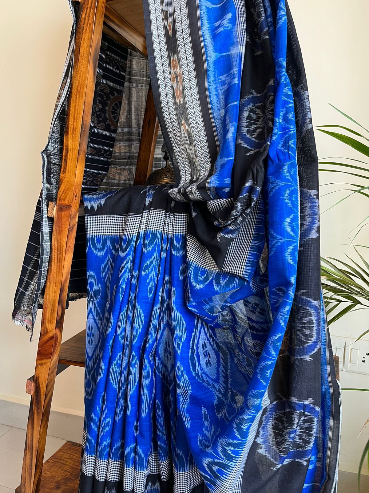 Sambhalpuri Multicolour Pure Cotton Handwoven Saree