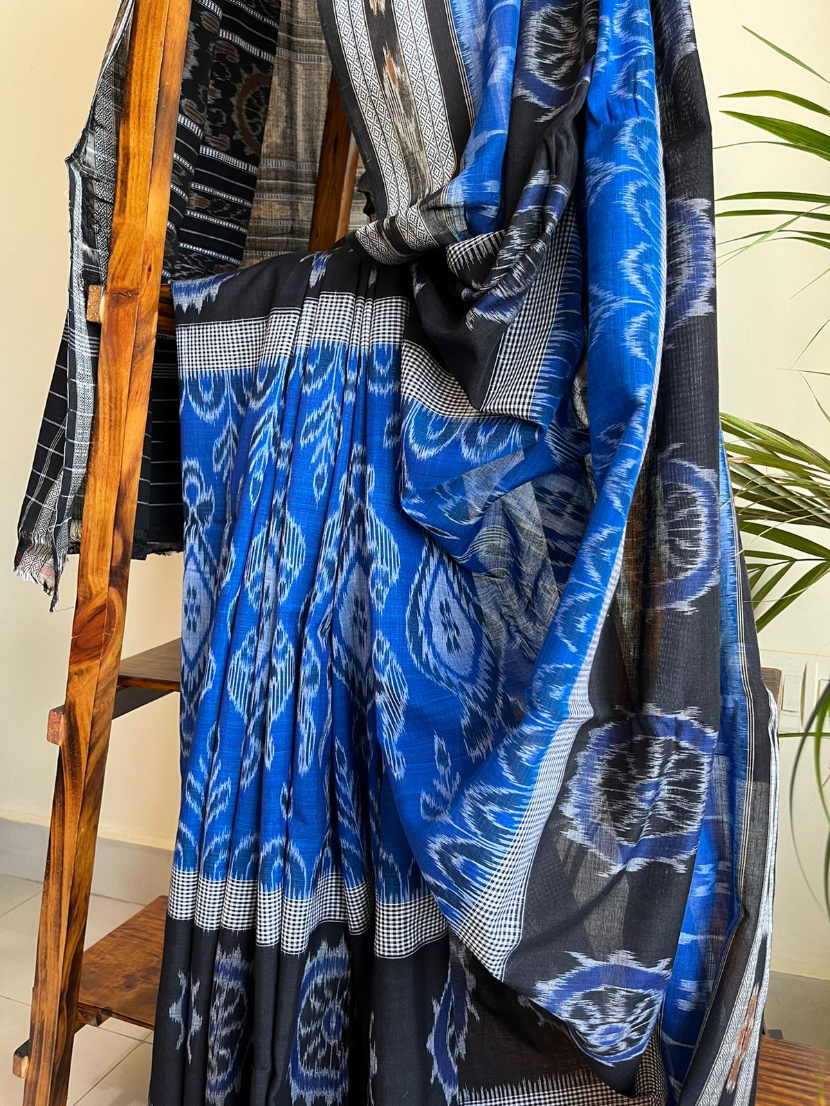 Sambhalpuri Multicolour Pure Cotton Handwoven Saree