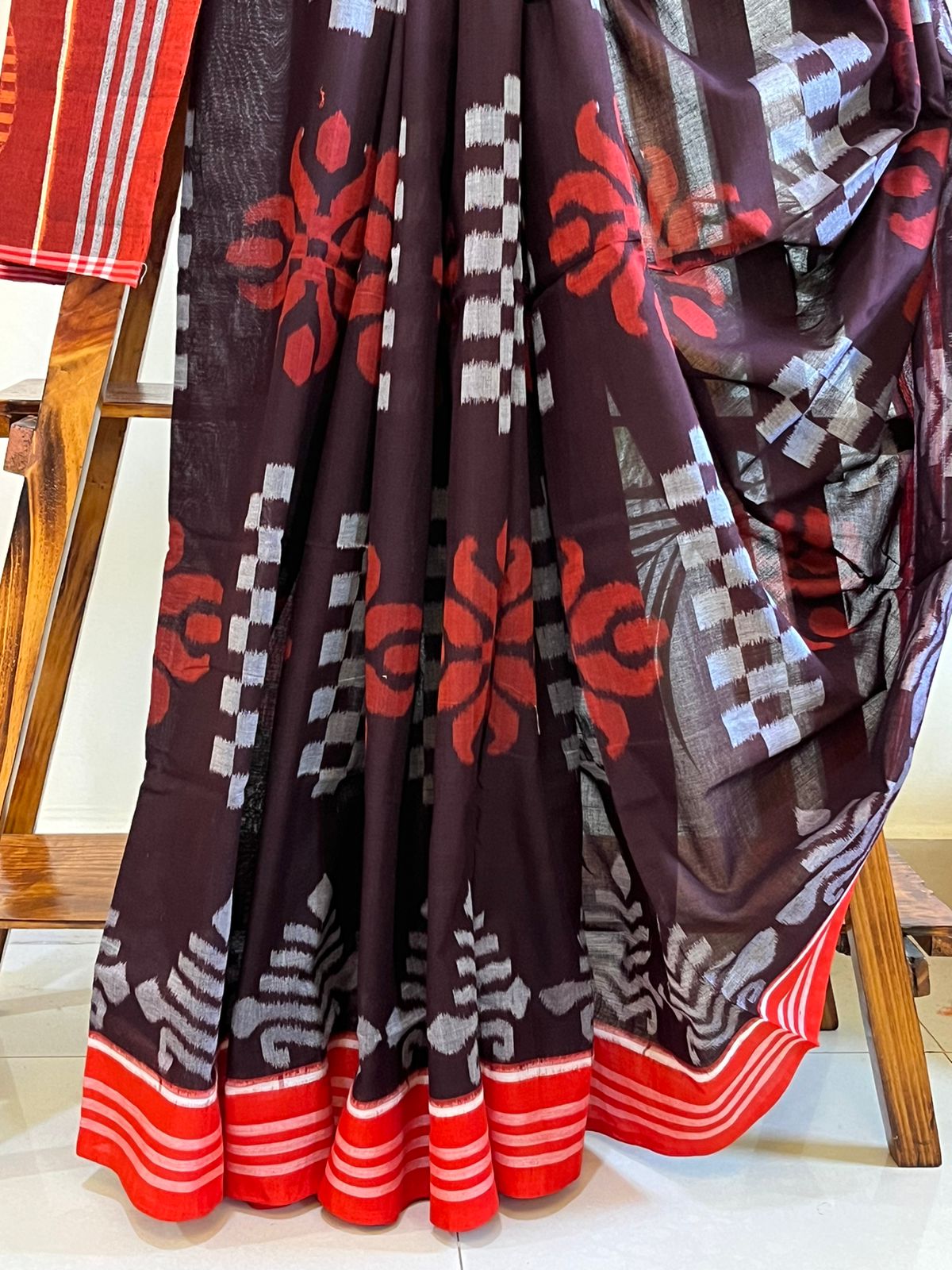 Sambhalpuri Multicolour Pure Cotton Handwoven Saree