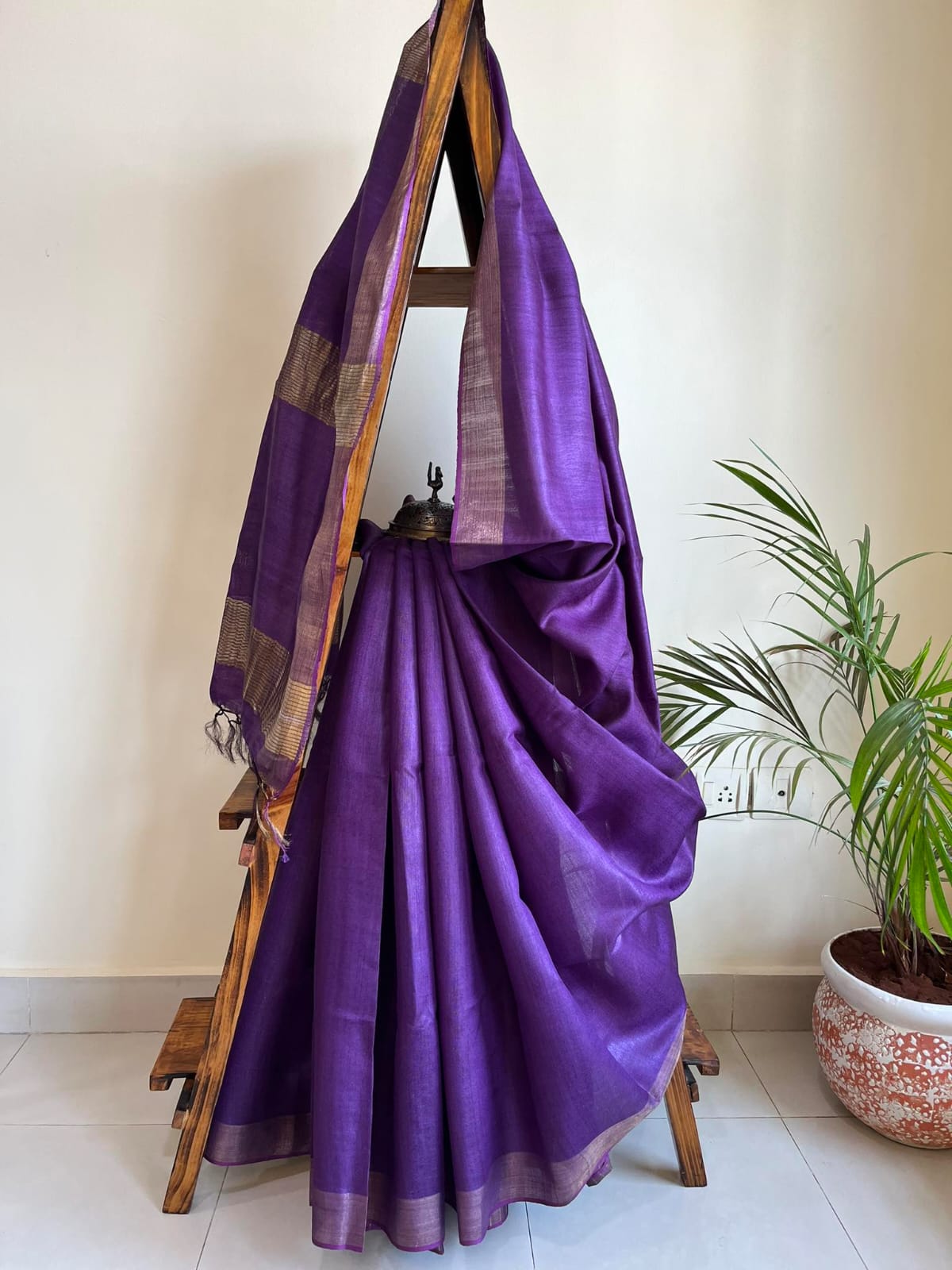 Pure Tussar Silk Handwoven Zari Saree - Deep Purple