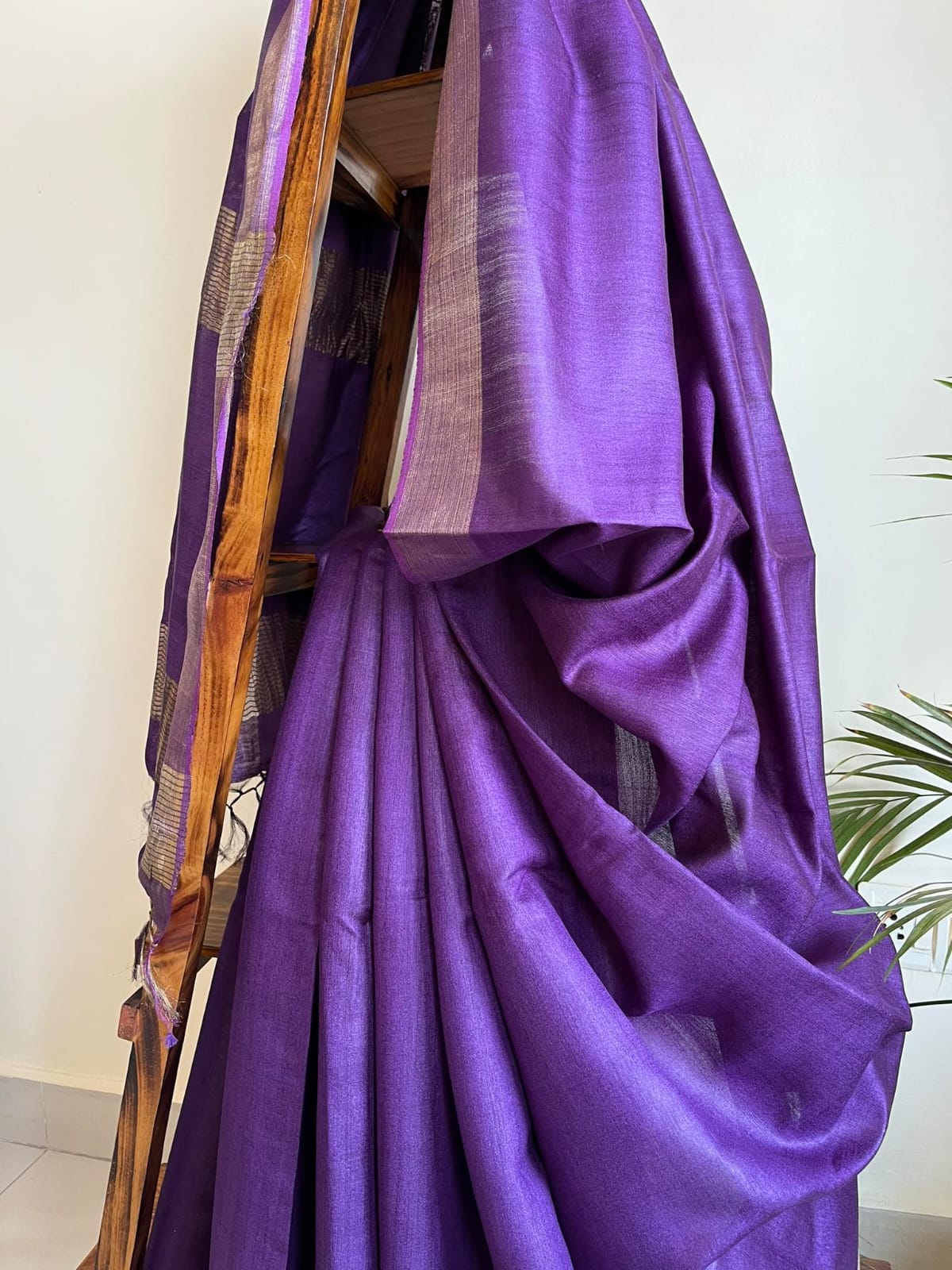 Pure Tussar Silk Handwoven Zari Saree - Deep Purple