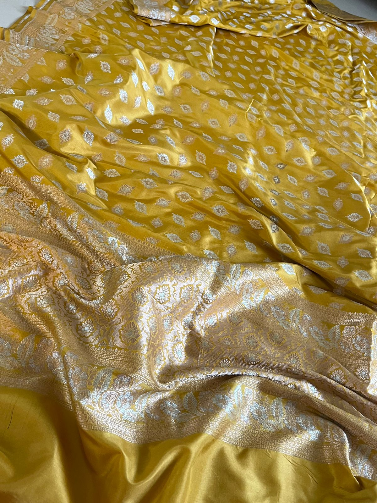 Pure Handloom Banarasi Katan Silk saree - Pure Yellow with Sona Roopa Buttis