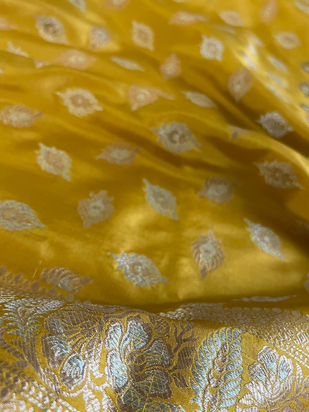 Pure Handloom Banarasi Katan Silk saree - Pure Yellow with Sona Roopa Buttis