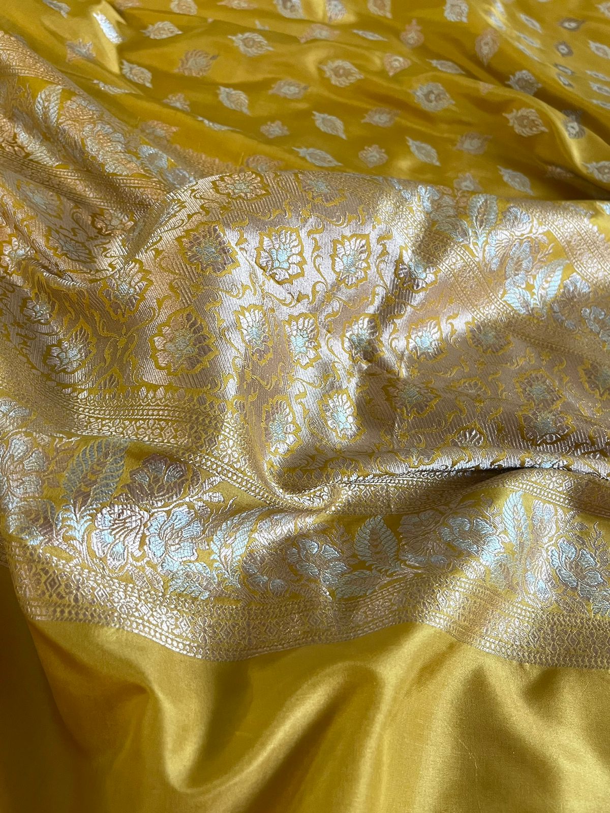 Pure Handloom Banarasi Katan Silk saree - Pure Yellow with Sona Roopa Buttis