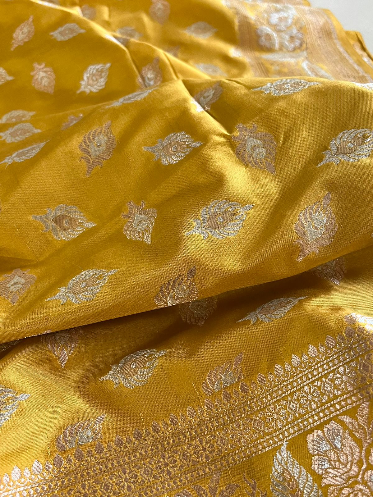 Pure Handloom Banarasi Katan Silk saree - Pure Yellow with Sona Roopa Buttis