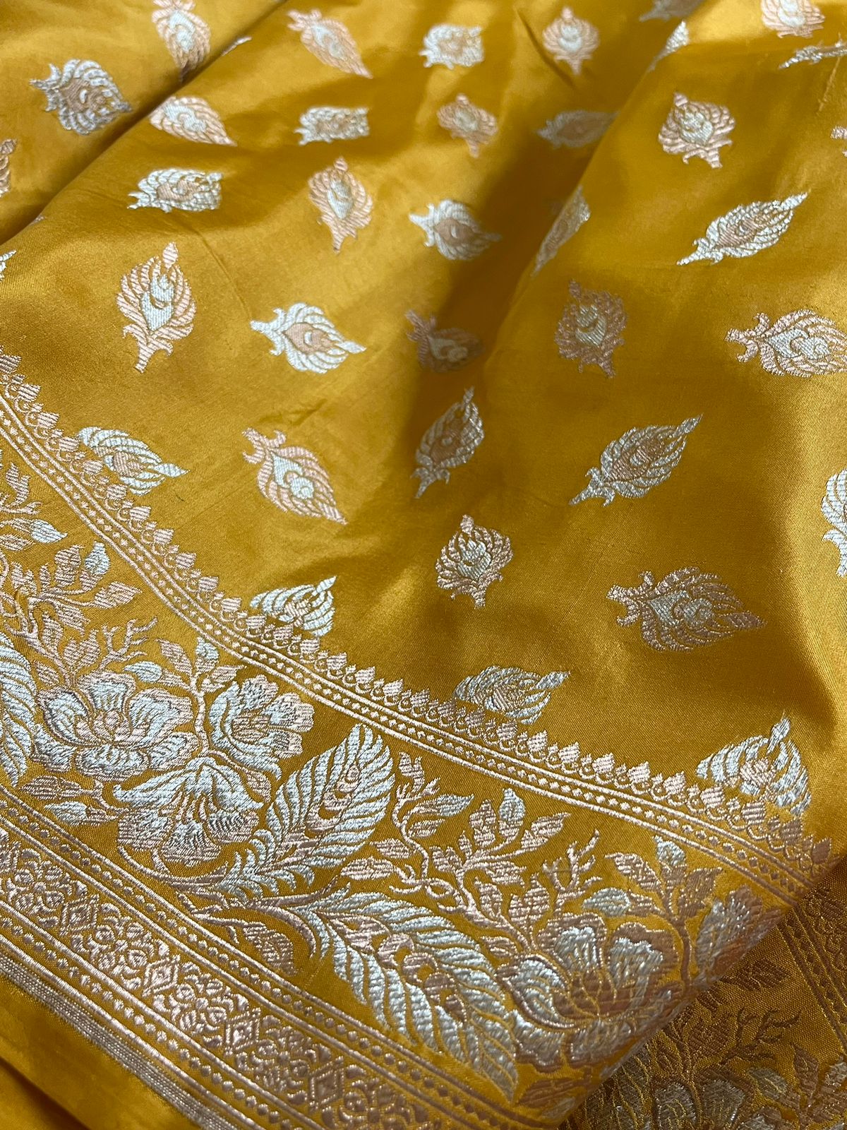 Pure Handloom Banarasi Katan Silk saree - Pure Yellow with Sona Roopa Buttis