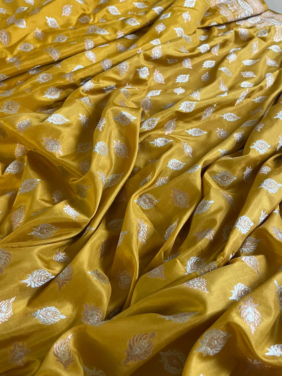 Pure Handloom Banarasi Katan Silk saree - Pure Yellow with Sona Roopa Buttis