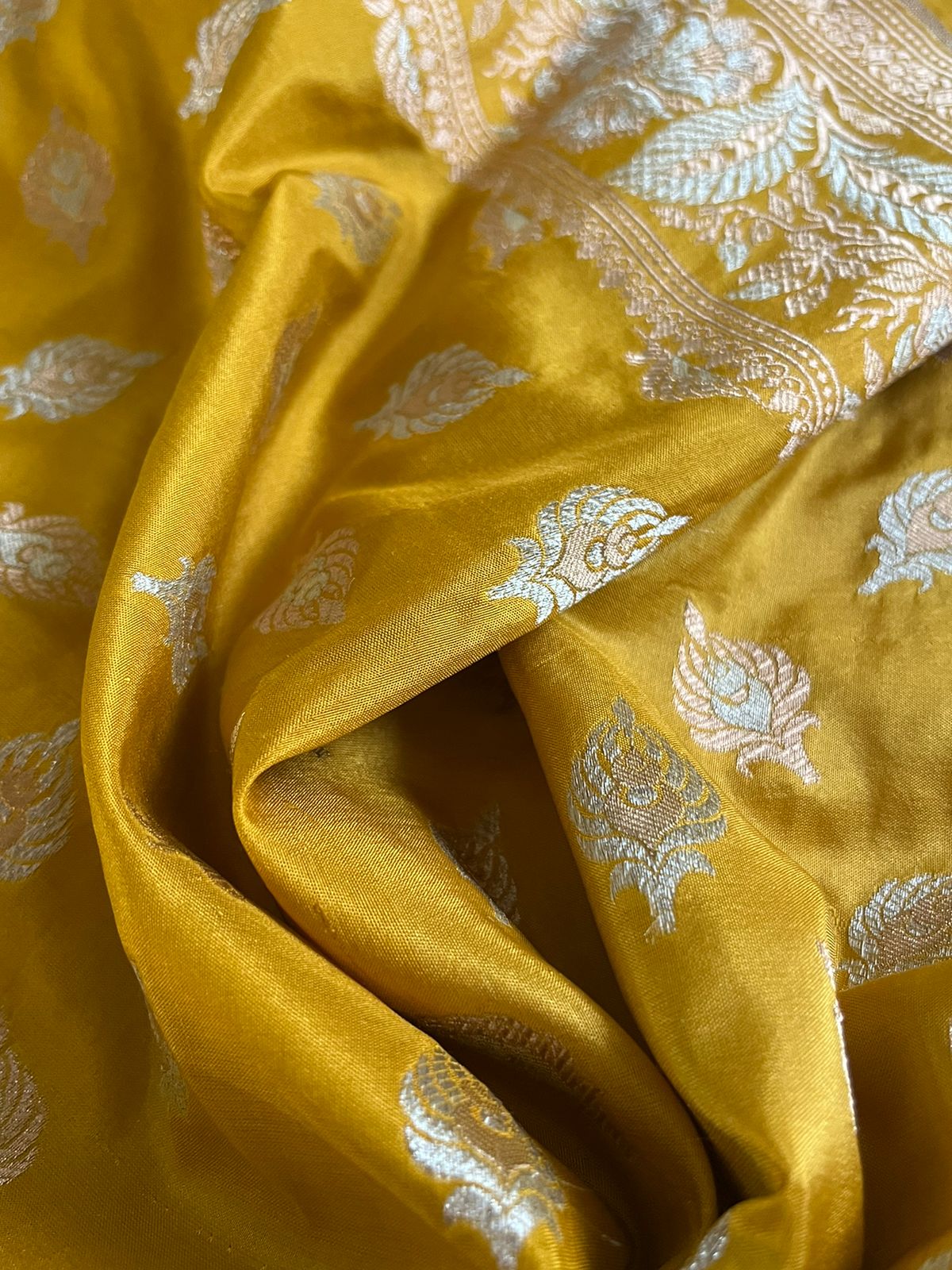 Pure Handloom Banarasi Katan Silk saree - Pure Yellow with Sona Roopa Buttis