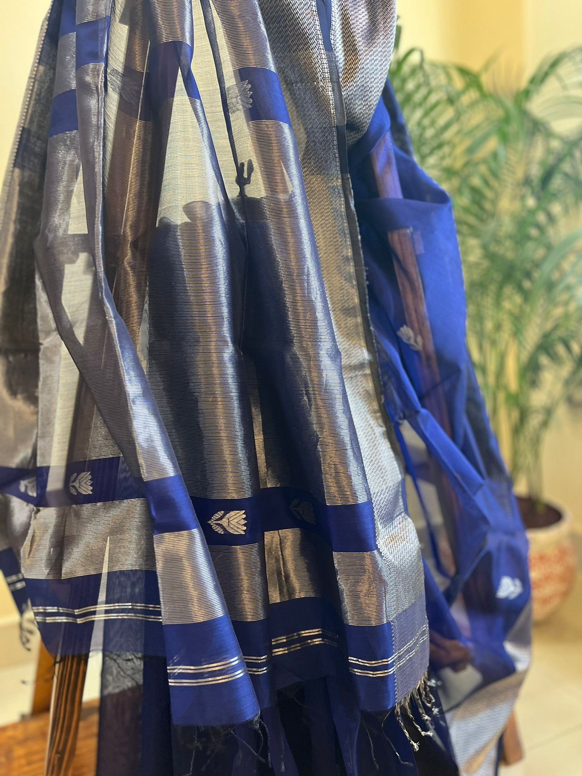 Royal Blue with Silver Butti Maheshwari Handloom Saree