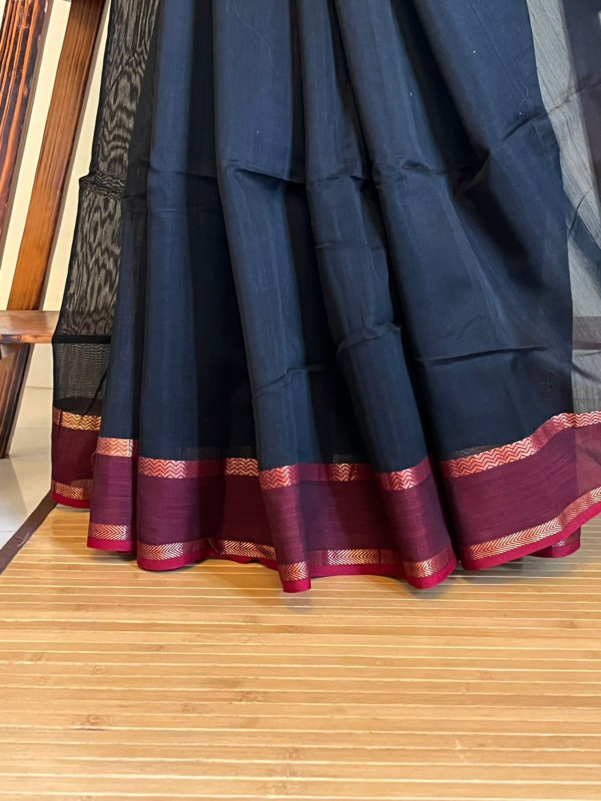 Maheshwari Handloom Saree with border - Black and Maroon