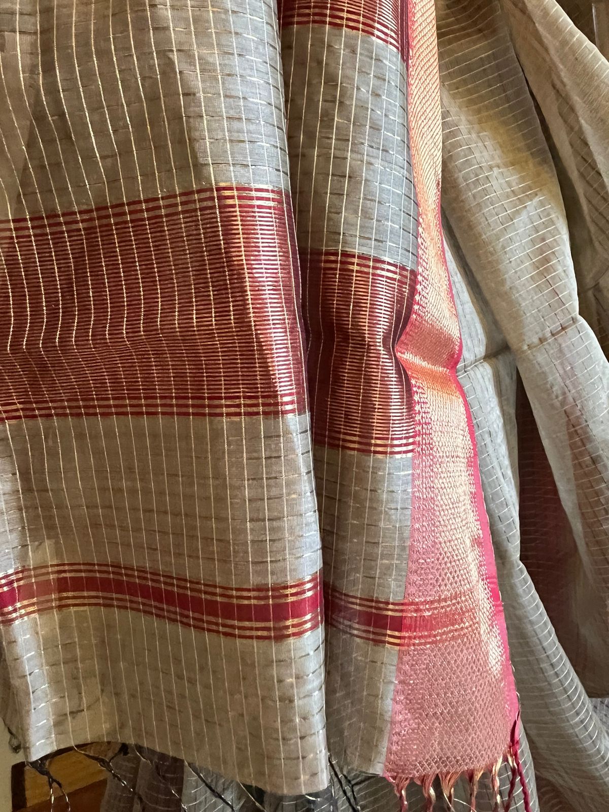 Maheshwari Checkered Zari Handloom Saree - Beige
