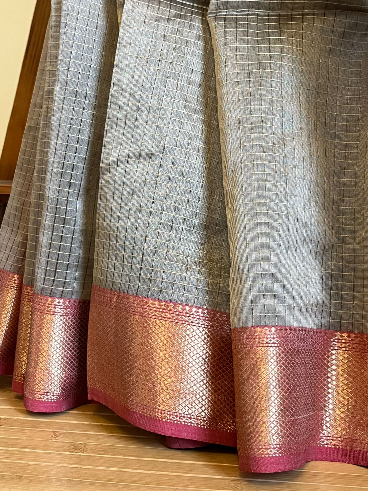 Maheshwari Checkered Zari Handloom Saree - Beige