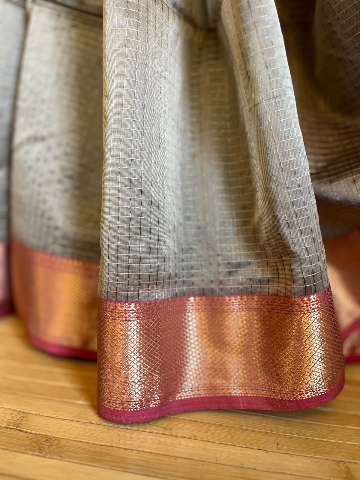 Maheshwari Checkered Zari Handloom Saree - Beige