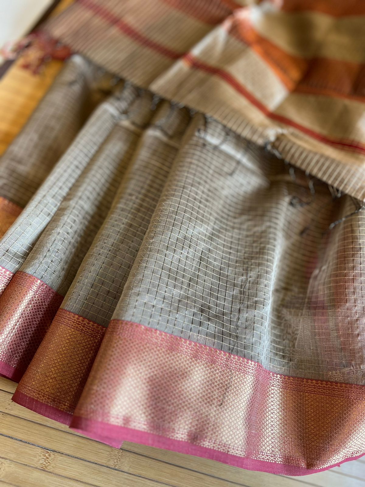 Maheshwari Checkered Zari Handloom Saree - Beige