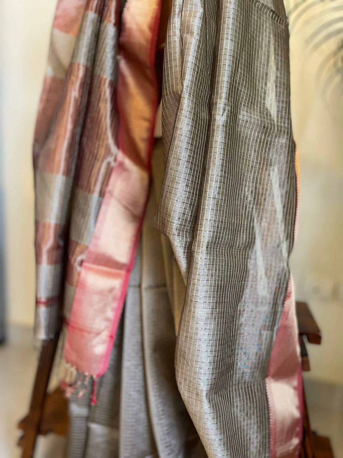 Maheshwari Checkered Zari Handloom Saree - Beige