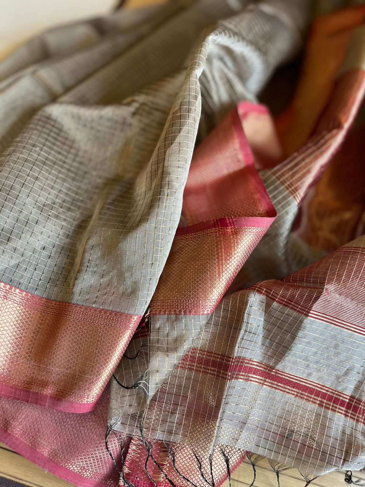 Maheshwari Checkered Zari Handloom Saree - Beige