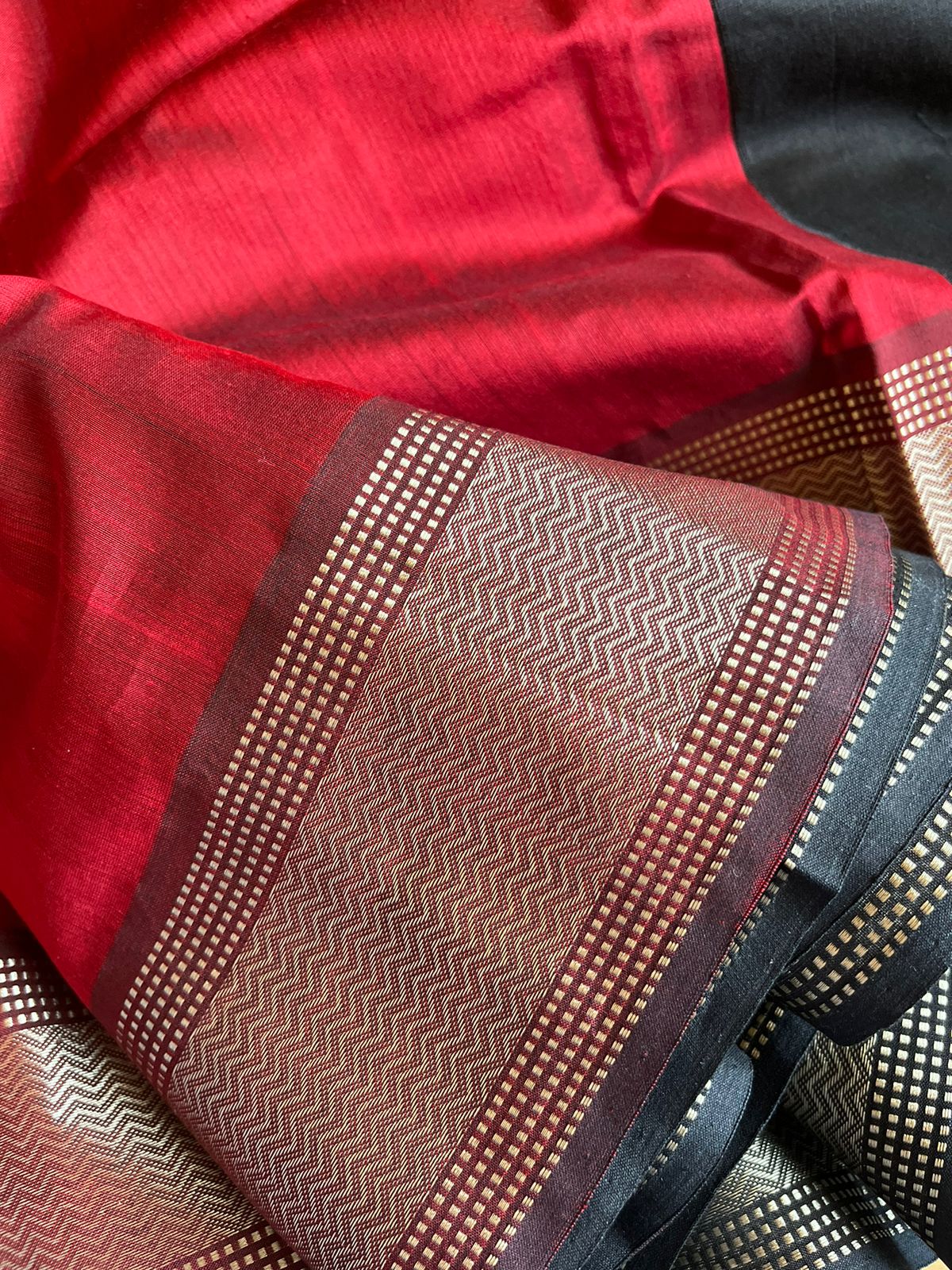 Maheshwari Handwoven Saree with Resham Buttis - Black and Red