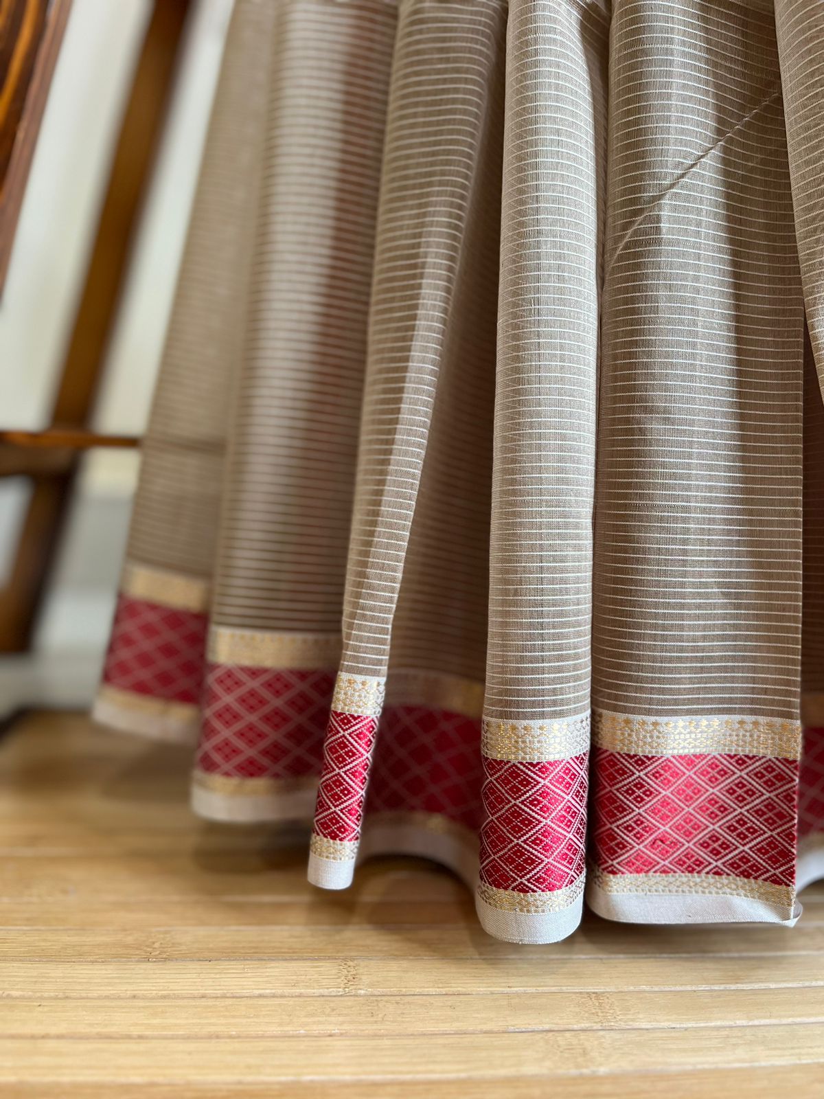Maheshwari Handloom Saree in classic Beige and Red combination