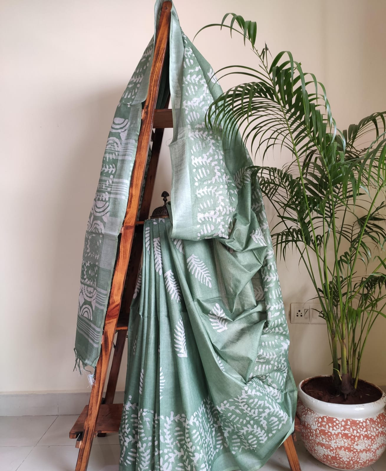 Pure Cotton Wax Batik Saree with zari border - Green