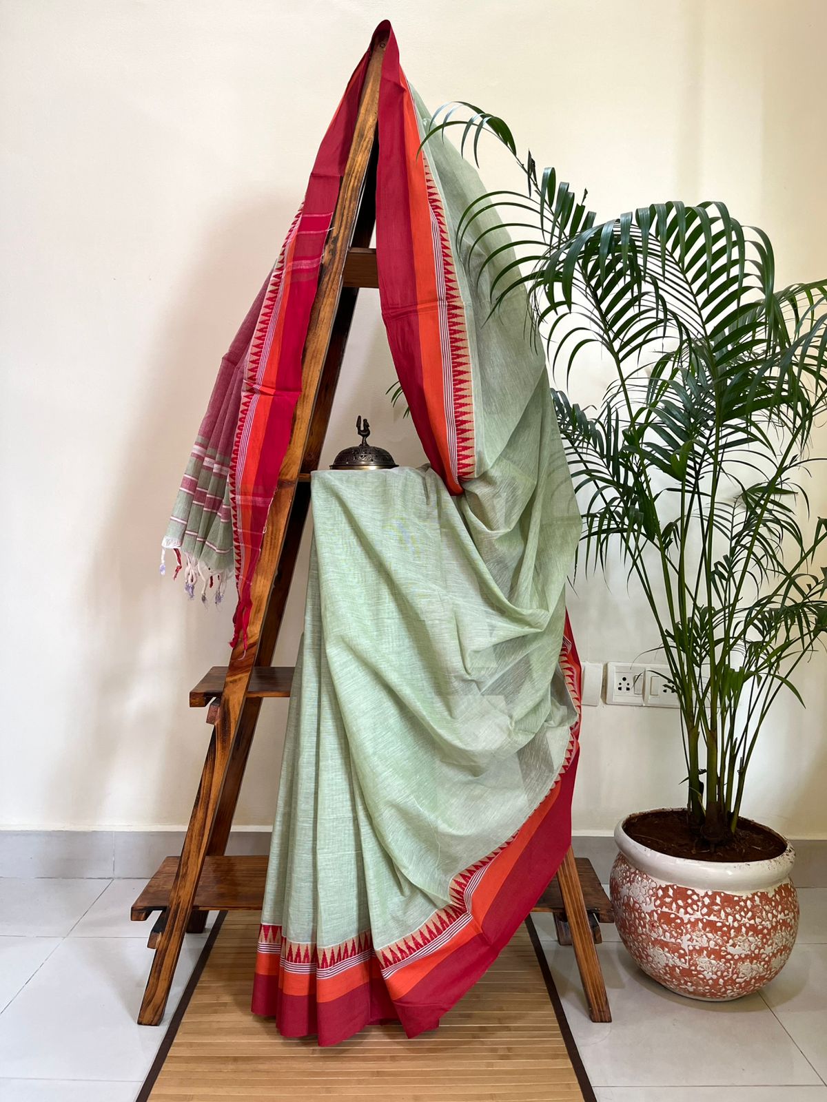 Handwoven Pure Bengal Cotton Saree - Tea Green