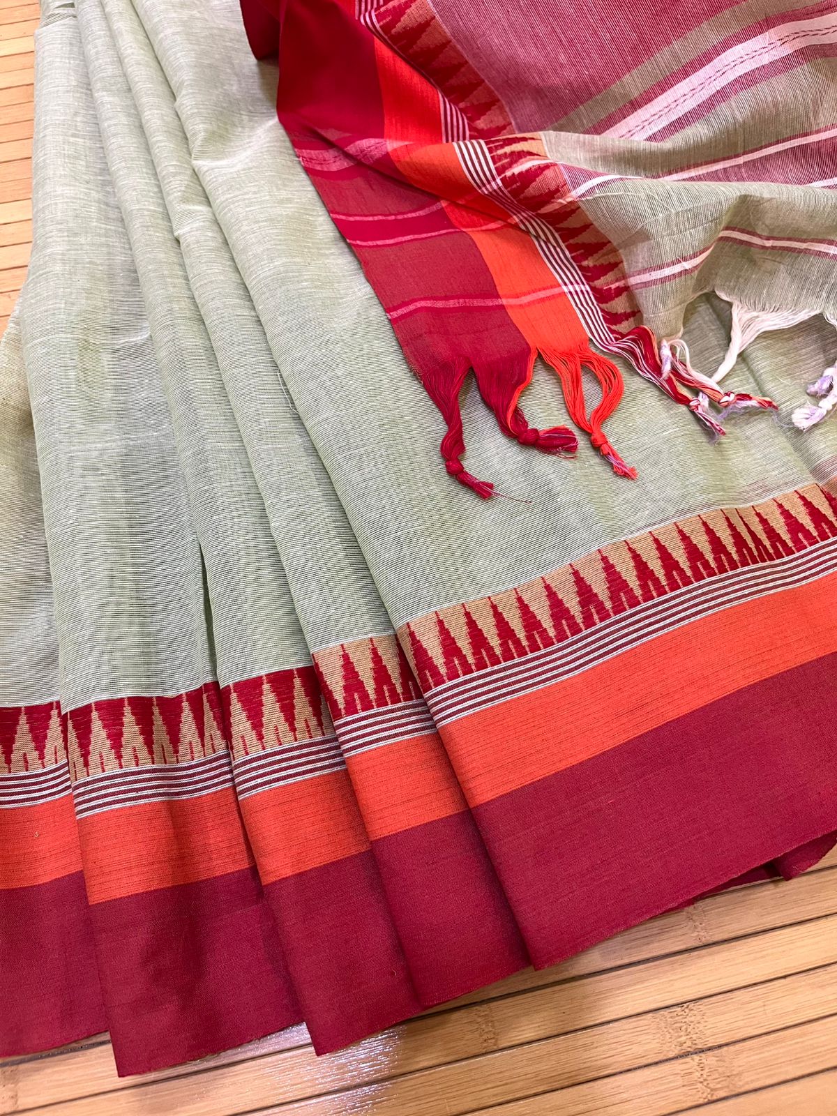 Handwoven Pure Bengal Cotton Saree - Tea Green