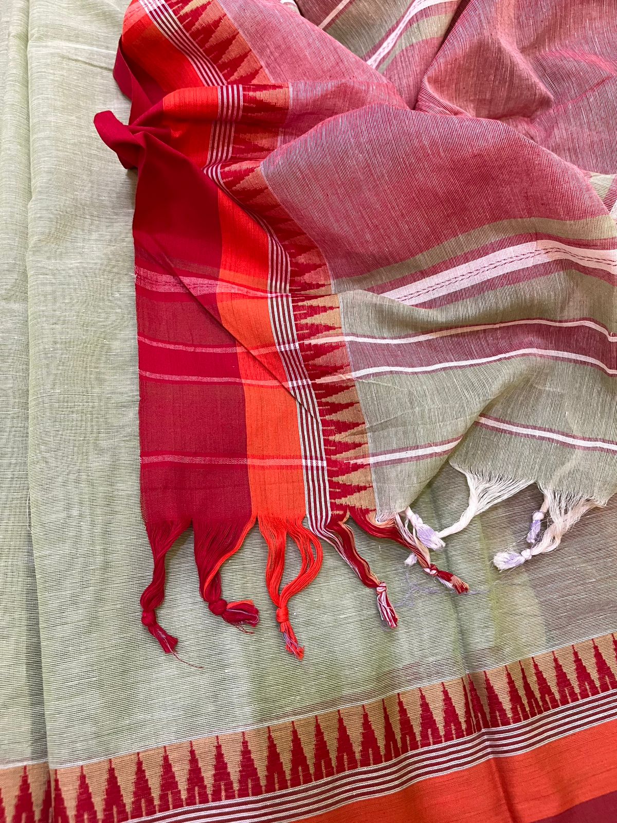 Handwoven Pure Bengal Cotton Saree - Tea Green