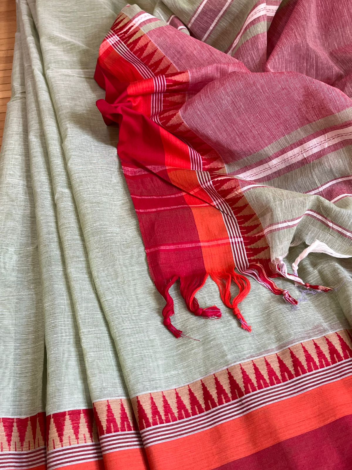 Handwoven Pure Bengal Cotton Saree - Tea Green