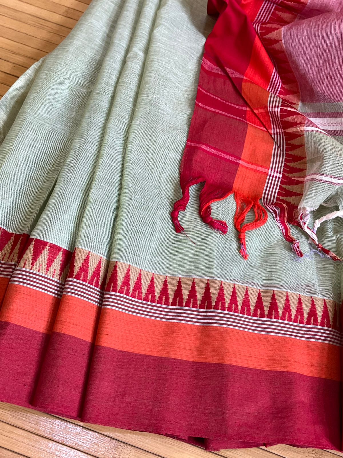 Handwoven Pure Bengal Cotton Saree - Tea Green