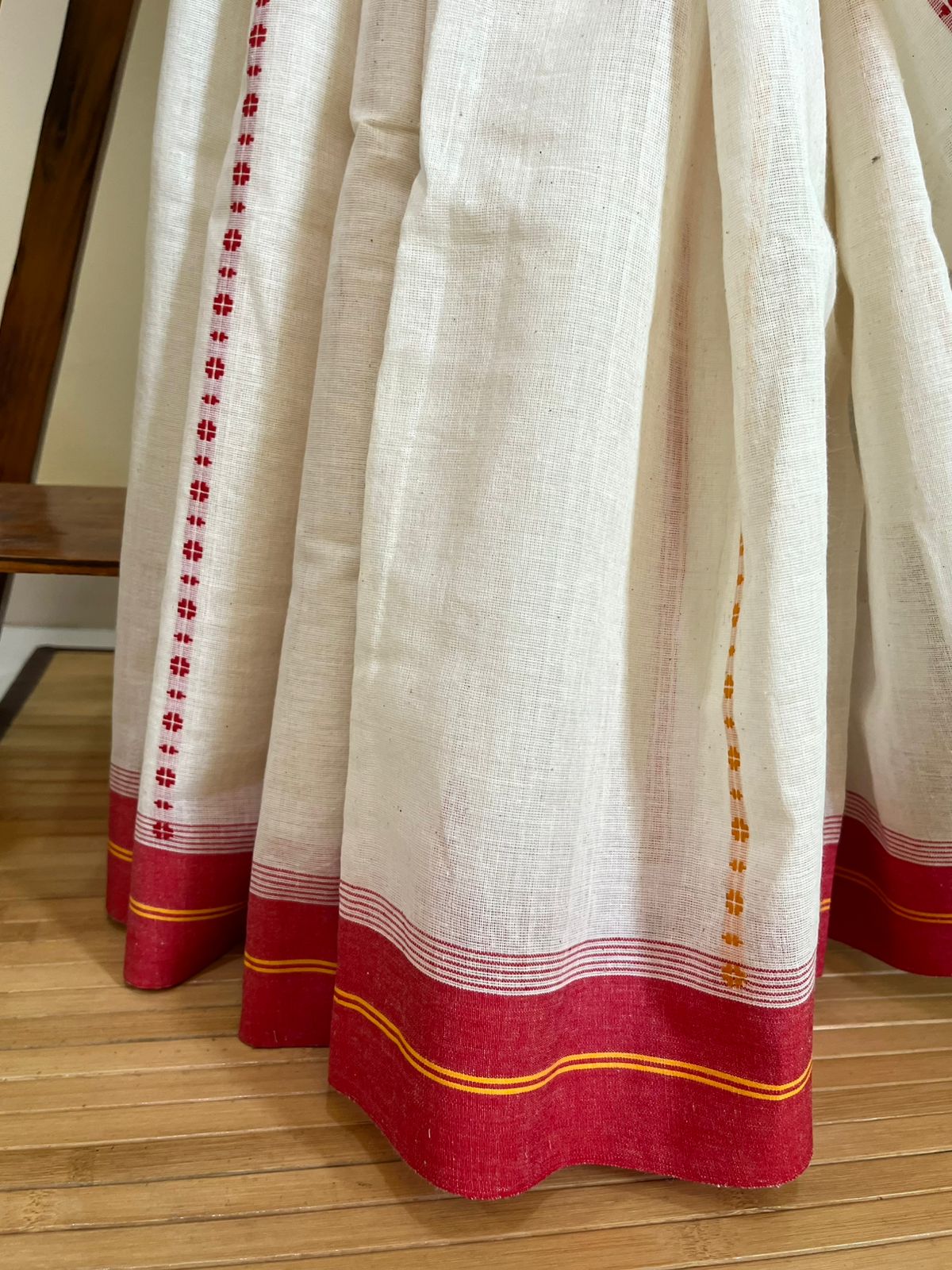 Handwoven Bengal Cotton Begumpuri Weave Saree - White with Red